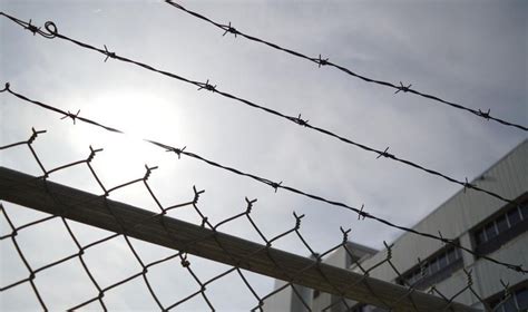İtalya'da gardiyanlara soruşturma: Mahkum işkenceye maruz kaldı